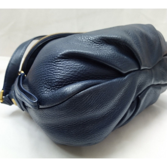 Marc Jacobs Natasha Blue Pebbled Leather Zipper Pocket Crossbody Bag - Picture 8 of 16